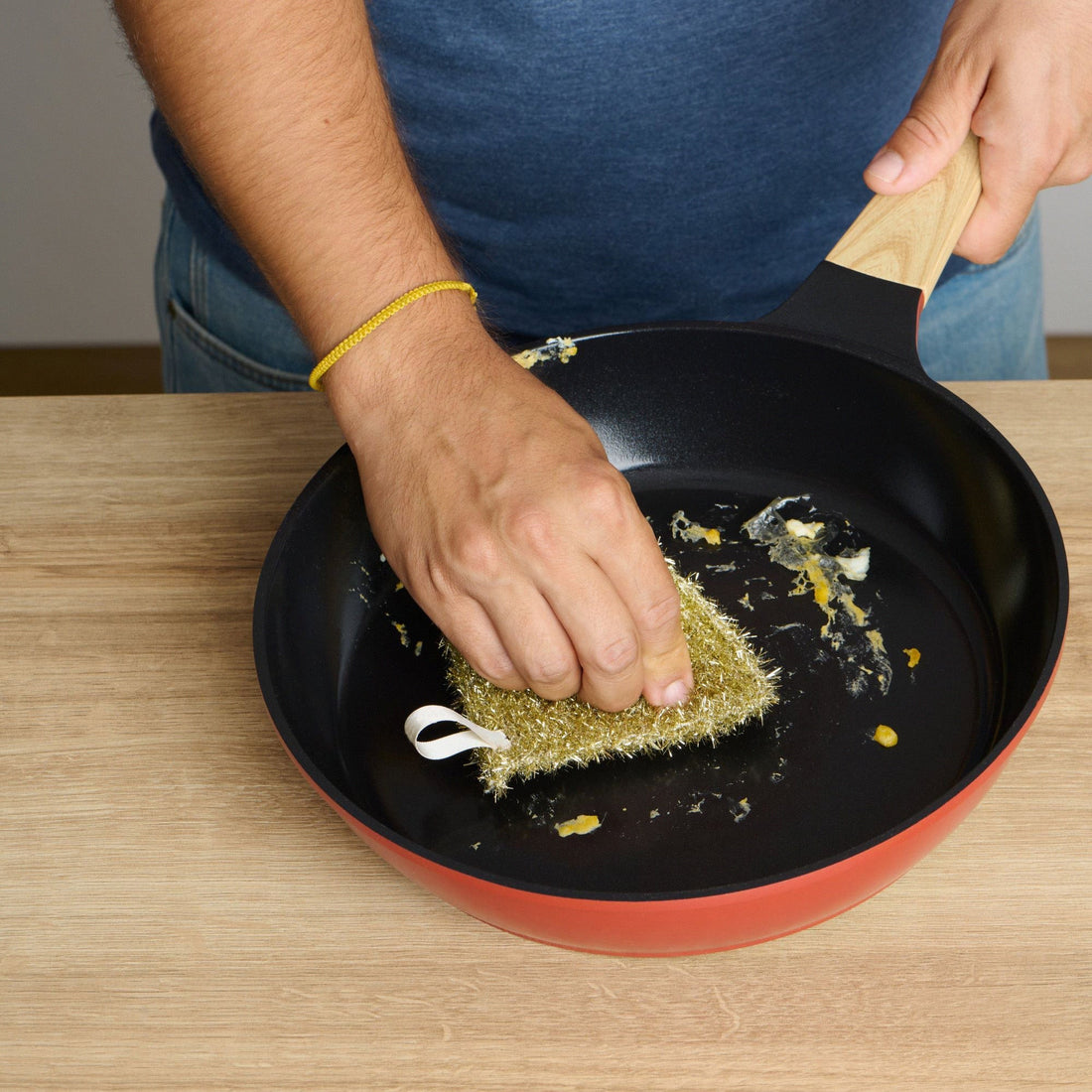 Comment nettoyer une casserole brûlée efficacement (sans la rayer et sans produits toxiques) ?