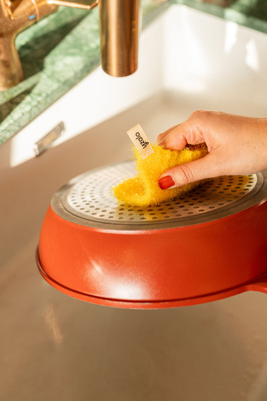 Comment nettoyer une casserole brûlée efficacement (sans la rayer et sans produits toxiques) ?