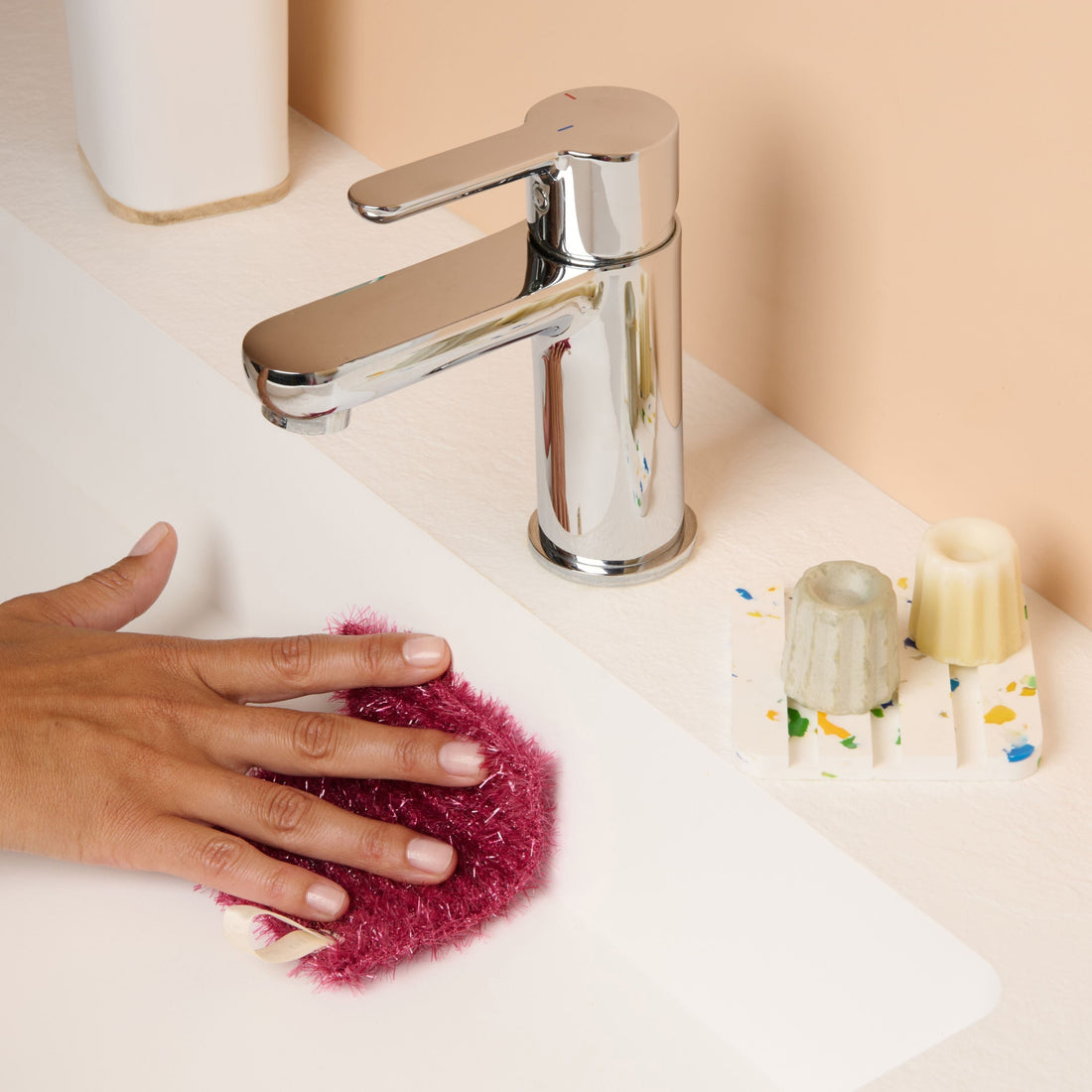 5 usages essentiels de l'éponge lavable pour une maison éclatante